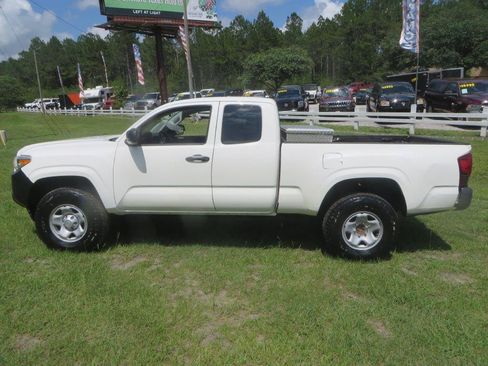 Used 2020 Toyota Tacoma SR AWD/4WD image 1
