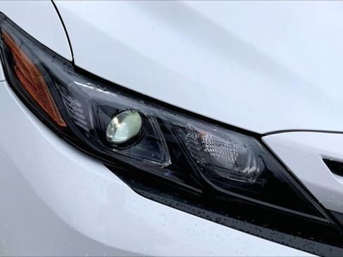 Used 2024 Toyota Camry SE image 27