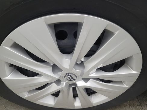 Used 2024 Nissan Sentra S FWD image 31