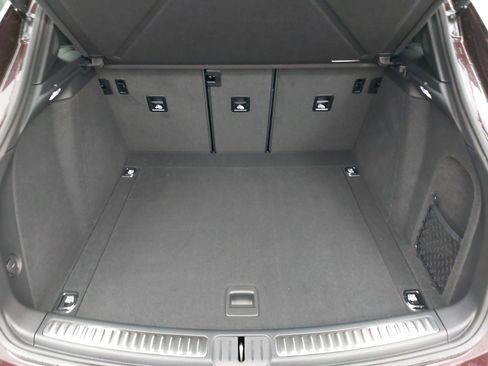 Certified 2025 Porsche Macan image 14