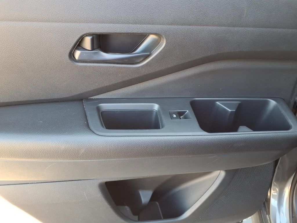 Used 2024 Nissan Pathfinder SV FWD image 11