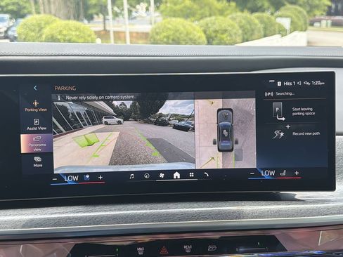 Certified 2025 BMW 740i xDrive AWD/4WD image 23