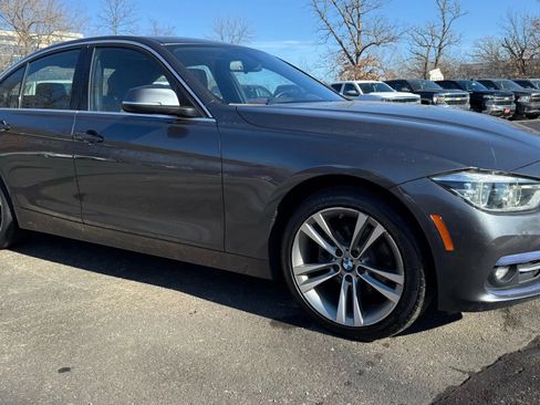 Used 2018 BMW 330i xDrive Sedan w/ Convenience Package image 12