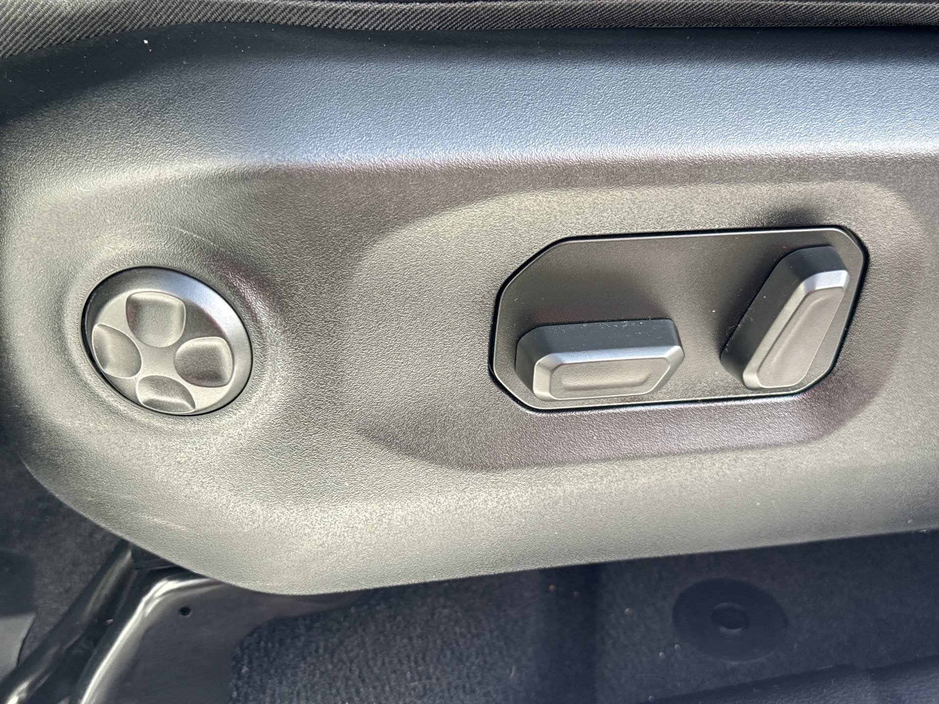 Used 2025 Jeep Gladiator Sport AWD/4WD image 14