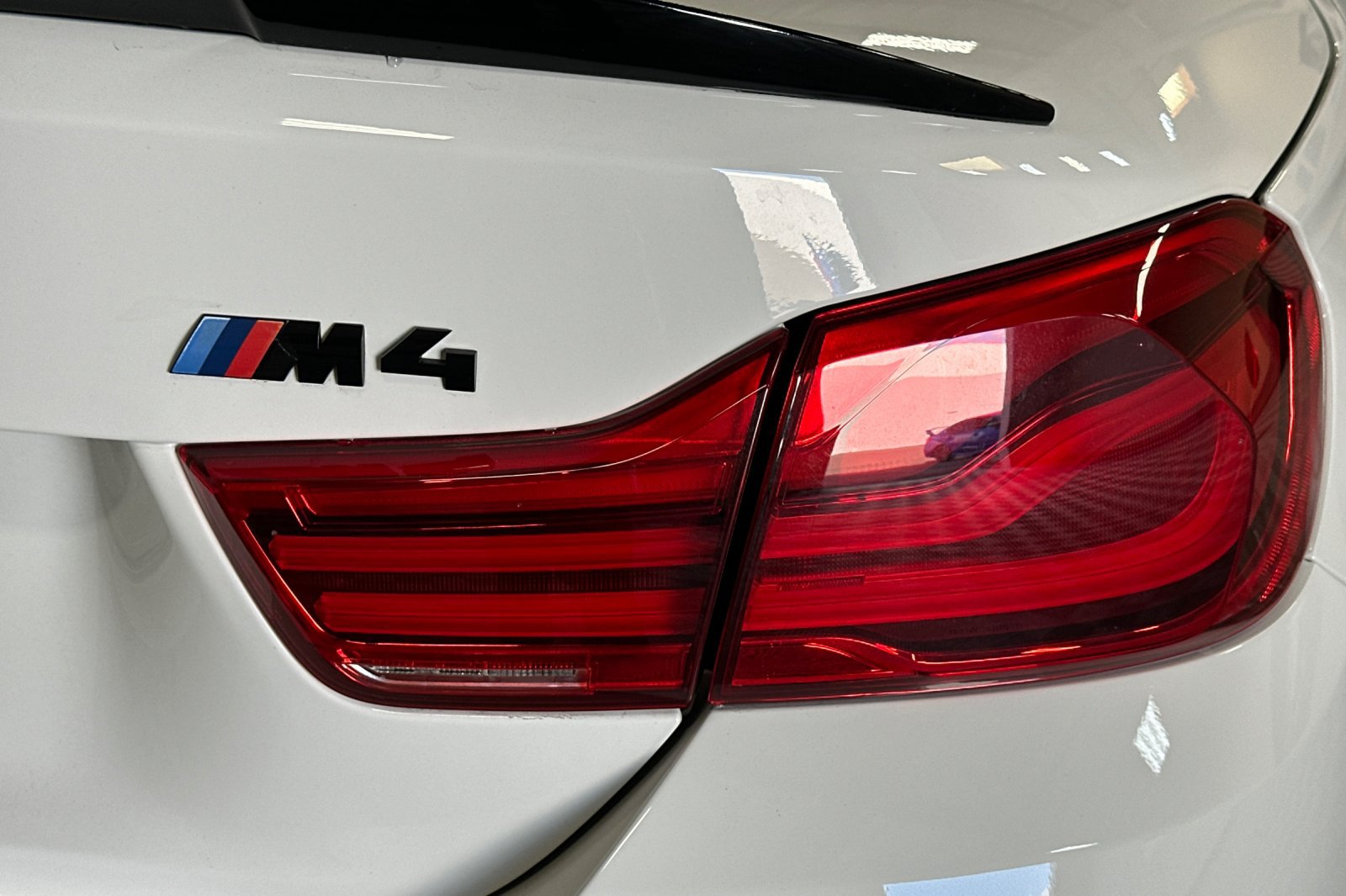 Used 2018 BMW M4 Convertible w/ Executive Package RWD image 50