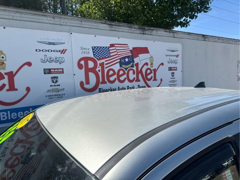 Used 2017 Toyota Tacoma TRD Sport w/ Tow Package (A/T) image 16