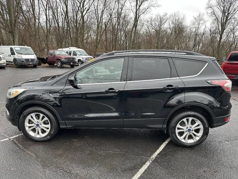 Used 2017 Ford Escape SE w/ SE Leather Comfort Package image 9