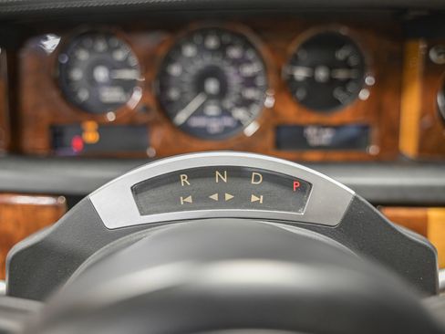 Used 2004 Rolls-Royce Phantom Sedan RWD image 19
