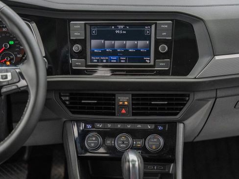 Used 2021 Volkswagen Jetta SE w/ SE Cold Weather Package FWD image 19