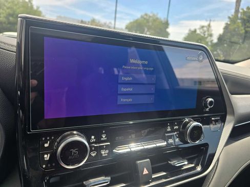 New 2026 Toyota Highlander Platinum AWD/4WD image 29