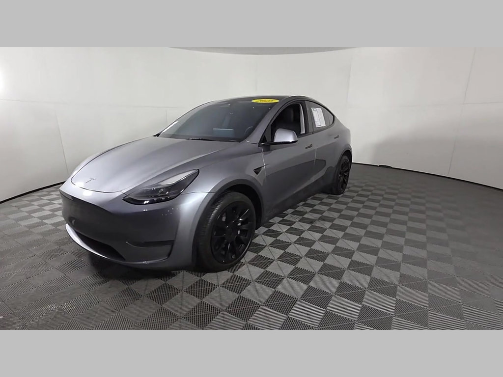 Used 2025 Tesla Model Y Long Range AWD/4WD image 39