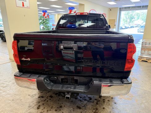 Used 2016 Toyota Tundra SR5 AWD/4WD image 9