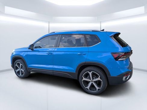 New 2026 Volkswagen Taos SEL image 5