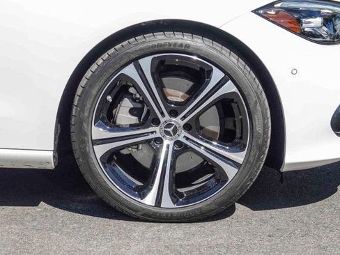 Used 2025 Mercedes-Benz C 300 Sedan image 11