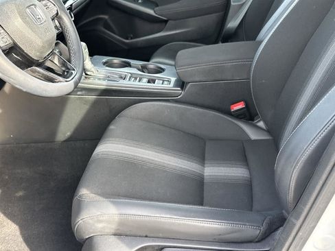 Used 2023 Honda Civic Sport image 11