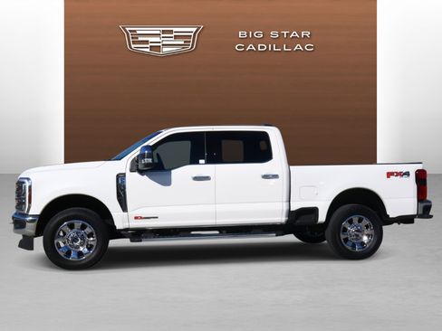 Used 2025 Ford F250 Lariat w/ Chrome Package image 2