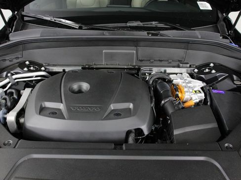 New 2026 Volvo XC90 T8 Plus AWD/4WD image 12