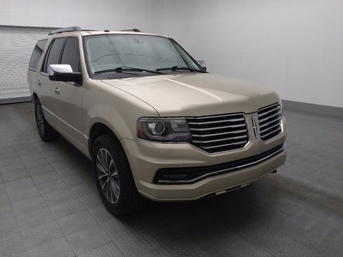 Used 2017 Lincoln Navigator Select image 13