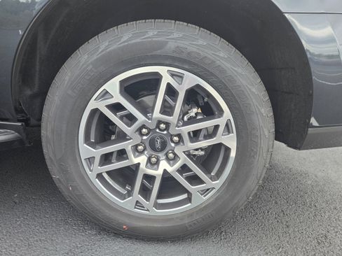 New 2025 Ford Expedition Active image 12