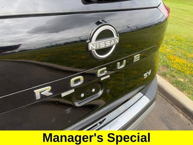 Used 2023 Nissan Rogue SV FWD image 43