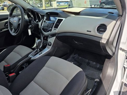 Used 2014 Chevrolet Cruze LS image 12