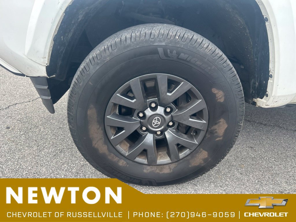 Used 2023 Toyota Tacoma SR5 AWD/4WD image 15