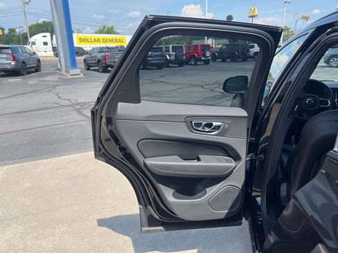 Certified 2024 Volvo XC60 T8 Ultimate w/ Climate Package image 28