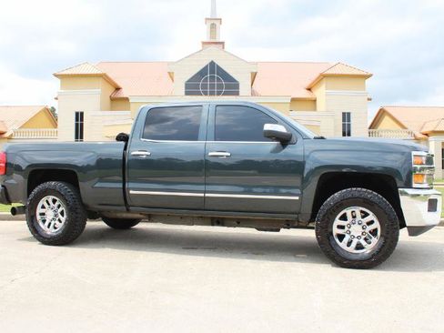 Used 2019 Chevrolet Silverado 2500 LTZ w/ Duramax Plus Package AWD/4WD image 3