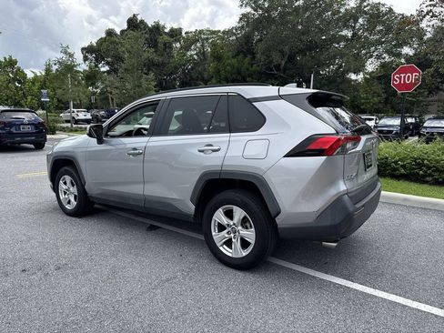 Used 2019 Toyota RAV4 XLE FWD image 12