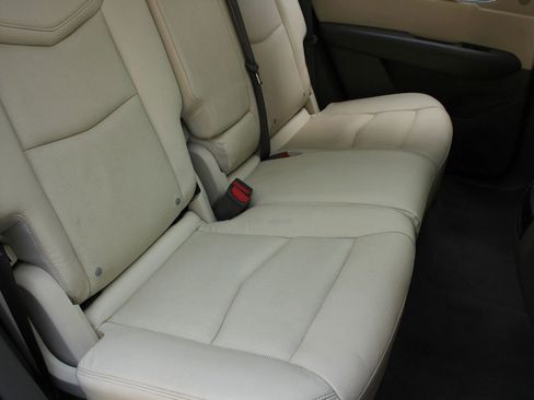 Used 2017 Cadillac XT5 Luxury w/ Driver Awareness Package image 21