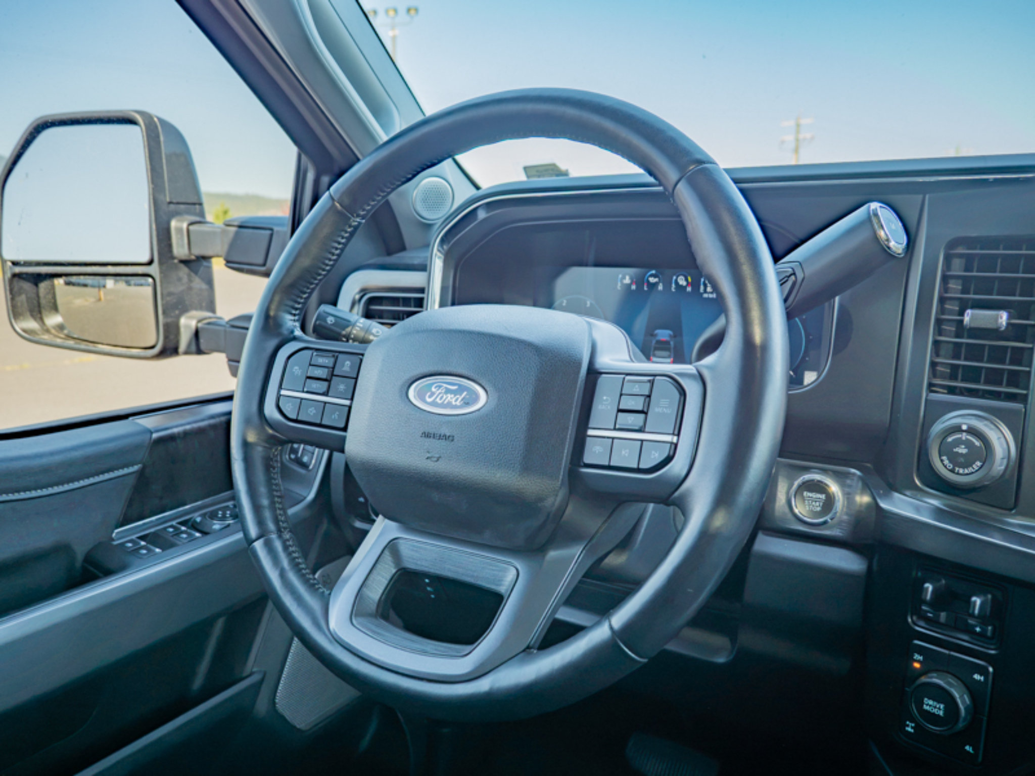Used 2023 Ford F250 Lariat w/ Lariat Ultimate Package AWD/4WD image 12