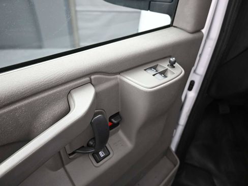 Used 2020 Chevrolet Express 2500 image 11