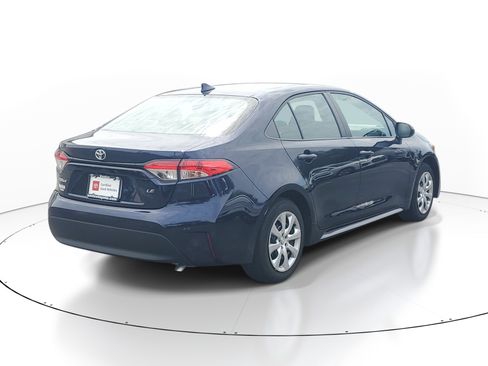 Certified 2025 Toyota Corolla LE FWD image 6