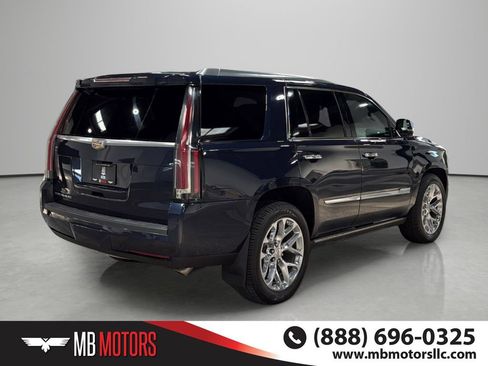 Used 2017 Cadillac Escalade Platinum AWD/4WD image 3
