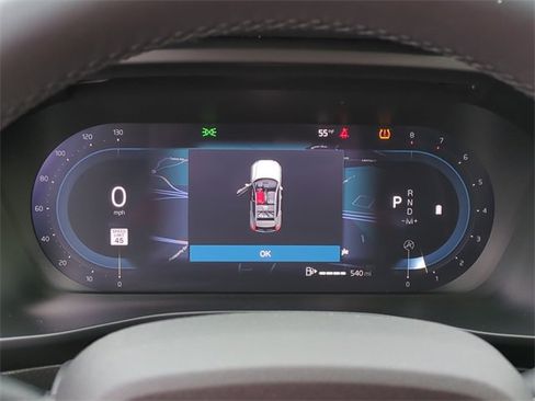 Used 2025 Volvo XC40 B5 Plus image 14