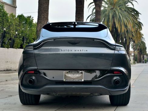 Used 2023 Aston Martin DBX image 8