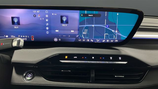 Used 2026 Buick Enclave Avenir AWD/4WD image 13