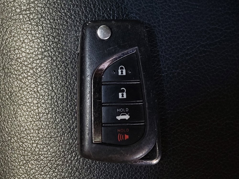 Used 2018 Toyota Camry SE FWD image 32