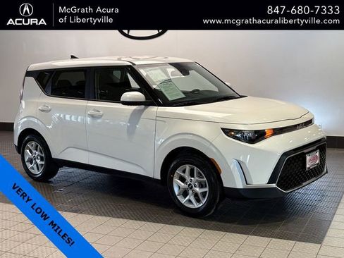 Used 2025 Kia Soul LX w/ LX Technology Package FWD image 1