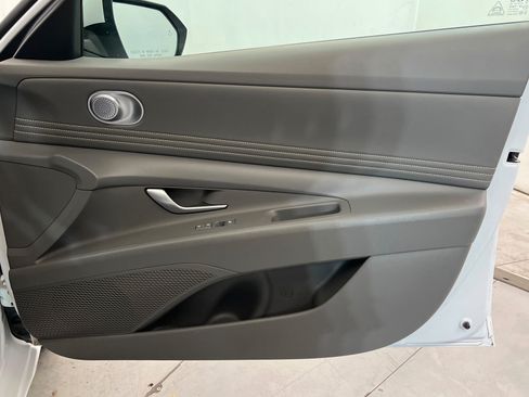 Used 2025 Hyundai Elantra SEL FWD image 23