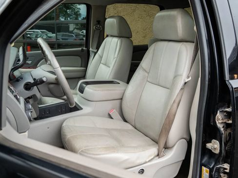 Used 2007 Chevrolet Silverado 1500 LTZ w/ Safety Package AWD/4WD image 14