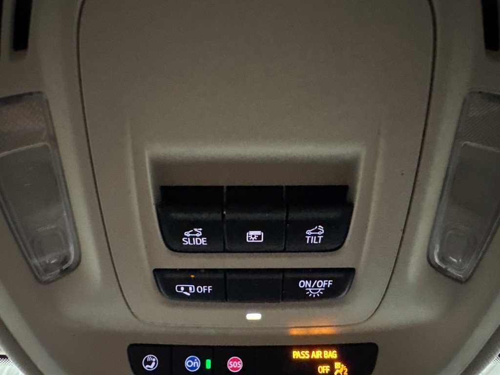 Used 2021 Buick Envision Essence AWD/4WD image 39