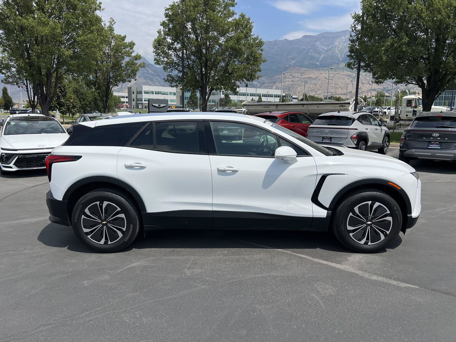 Used 2024 Chevrolet Blazer EV LT AWD/4WD image 15