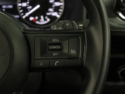 Used 2022 Nissan Rogue S AWD/4WD image 9