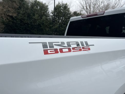 New 2026 Chevrolet Silverado 1500 Custom Trail Boss w/ LPO, Dark Essentials Package AWD/4WD image 42