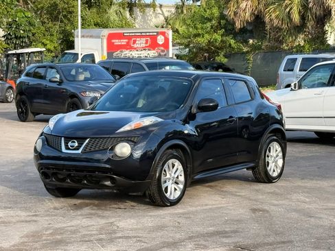 Used 2014 Nissan Juke S FWD image 3