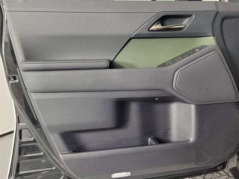 Used 2025 Lexus GX 550 image 16