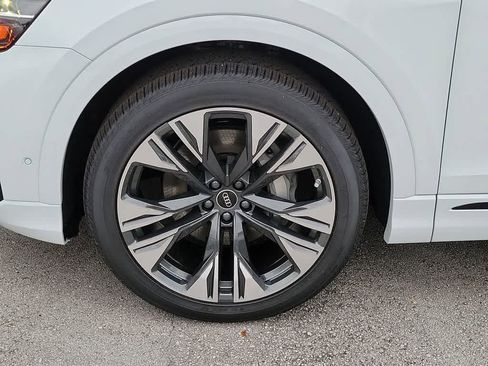 New 2026 Audi Q8 Premium Plus image 16