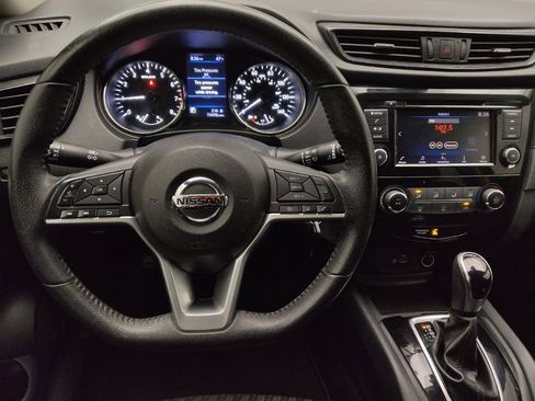 Used 2019 Nissan Rogue S w/ Special Edition Package FWD image 22