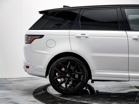Used 2020 Land Rover Range Rover Sport SVR image 17